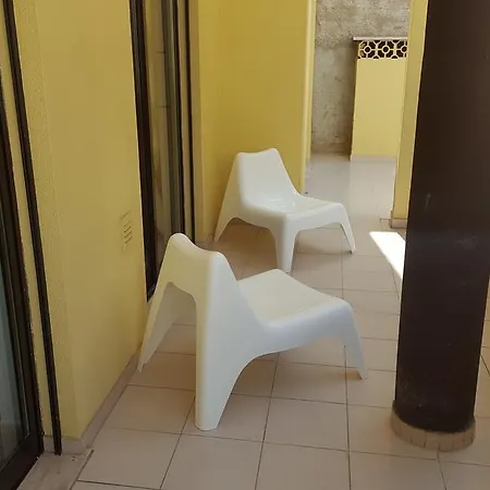 Henri's - 6 Apartamento